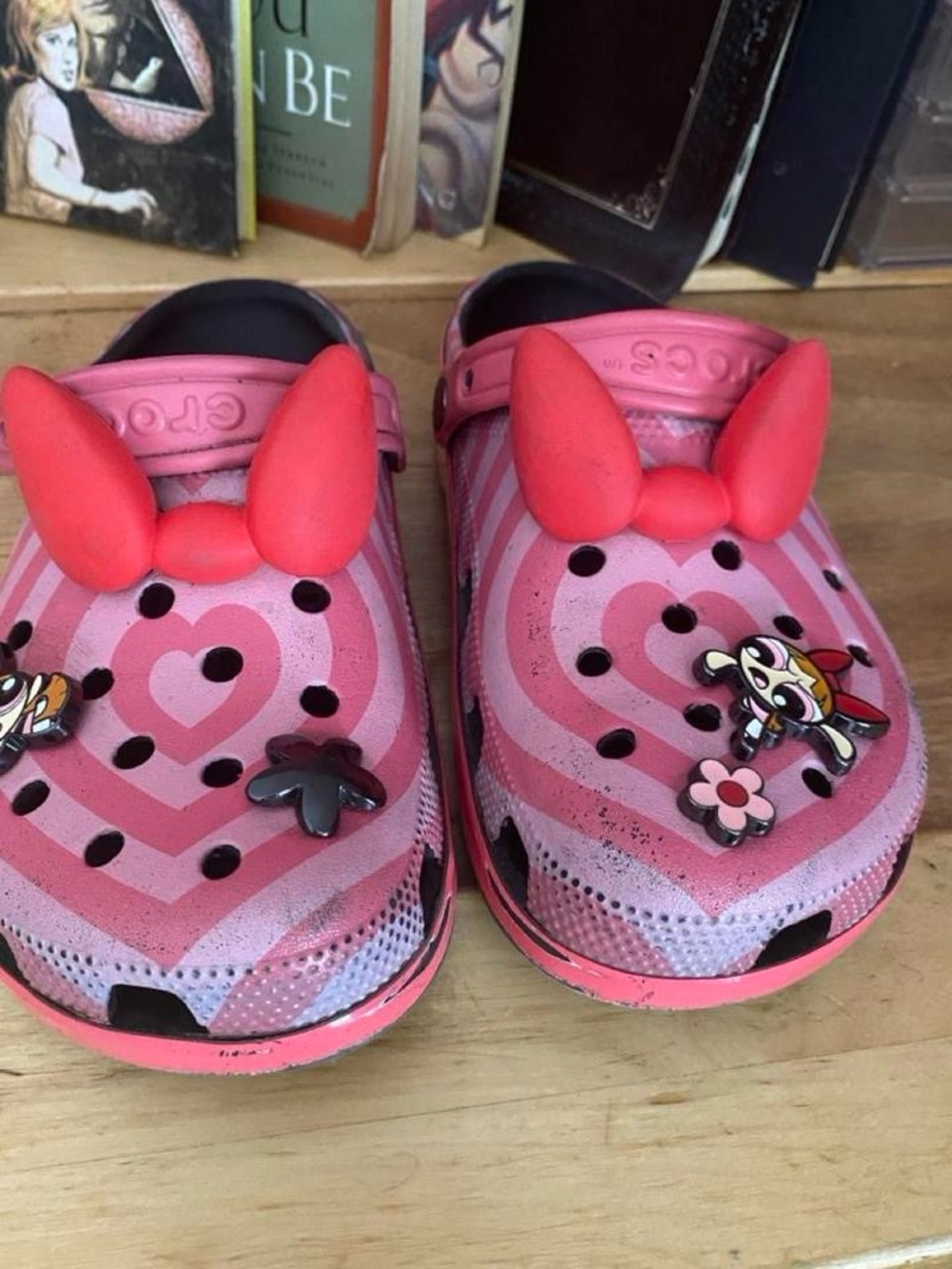 CROCS Pink Heart Pattern Kids Clogs with Bow Charms